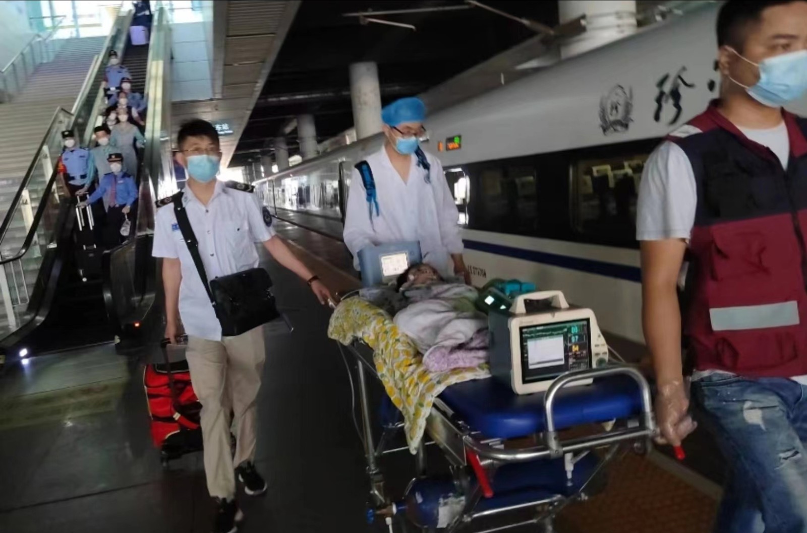 阿图什市高铁转运公司